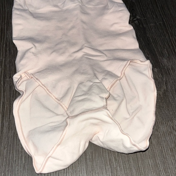 SKIMS Sculpting Bodysuit Limited Edition in Quartz Size S/M - Picture 6 of 11